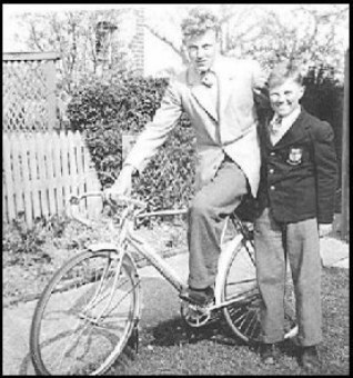 WESTBOURNE HISTORY PHOTO, MEMORIES, KEITH HART, LEN HART, SCOUTS, GUIDES, MONKS HILL, ROSEBANK